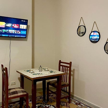 Lovely Studio Apartment Beachfront ドゥラス エクステリア 写真