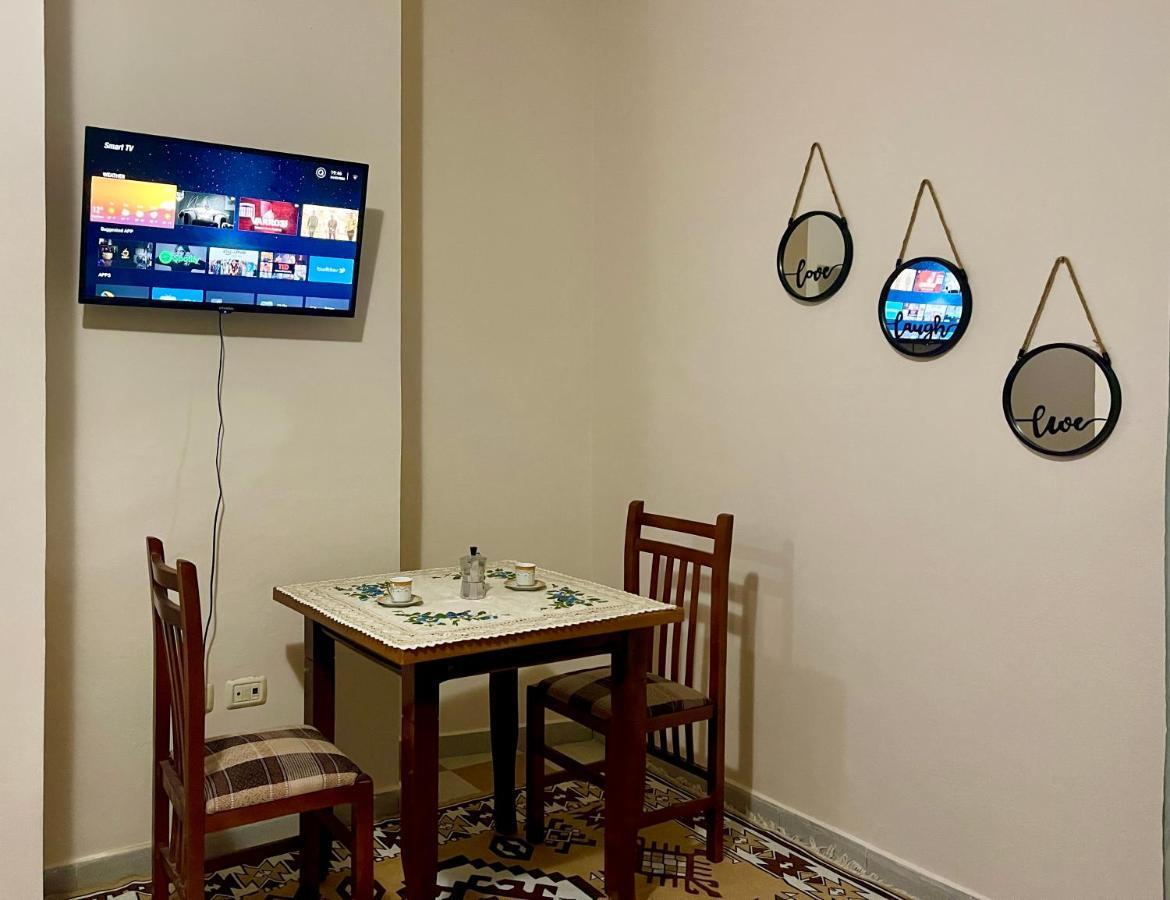 Lovely Studio Apartment Beachfront ドゥラス エクステリア 写真