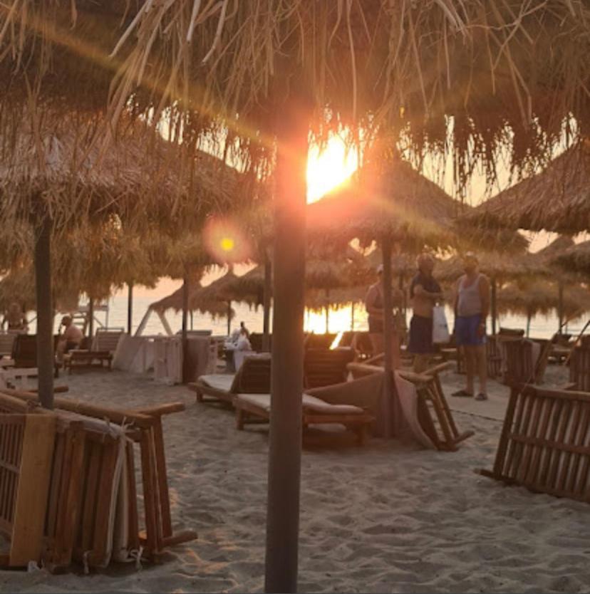 Lovely Studio Apartment Beachfront ドゥラス エクステリア 写真